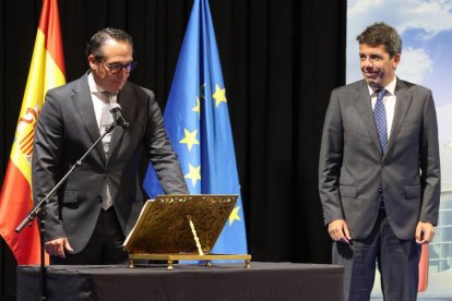 Carlos Mazón, president de la Generalitat, durante el acto de acto de toma de posesión de Rubén Ibáñez como presidente la Autoridad Portuaria de Castellón - GVA