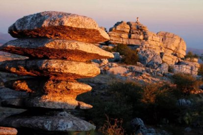 El Torcal de Antequera con el Monumento Natural del Tornillo. Foto: Manolo Benítez- Diputación de Málaga.