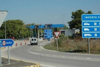 Antigua carretera de peaje AP-4 en Andalucía.