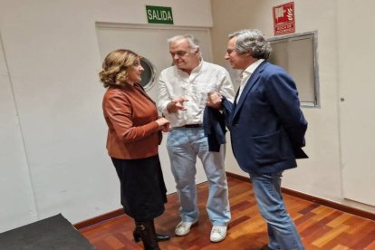 La alcaldesa de Valencia, María José Catalá, González Pons y el senador Carlos Floriano.