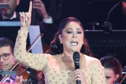 Isabel Pantoja no se cortó y lanzó un dardo a sus hijos en su concierto de Barcelona