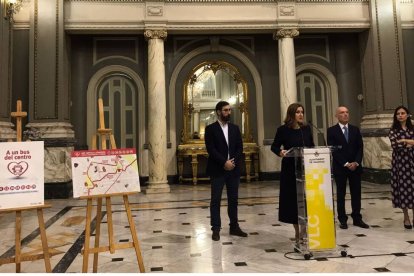 María José Catalá, alcaldesa de Valencia, Jesús Carbonell, concejal de Movilidad, y Manuel Martínez Grau, director general de la EMT.