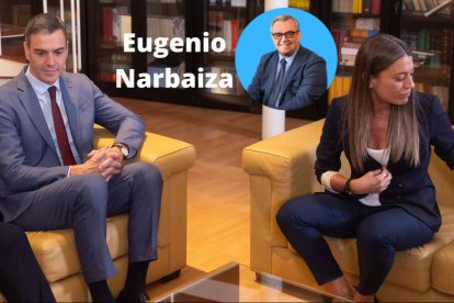 El presidente del Gobierno y líder del PSOE, Pedro Sánchez, junto a la portavoz de Junts, Miriam Nogueras, durante una de sus reuniones.