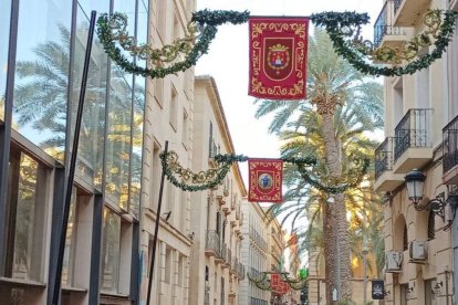 Adornos florales en las calles de Alicante