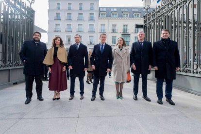 López Miras; Isabel Díaz Ayuso; Juanma Moreno; Alberto Núñez Feijóo; Cuca Gamarra; Alfonso Rueda; y Alfonso Fernández Mañueco, el pasado 6 de diciembre