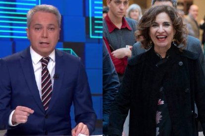 El presentador de los informativos de Antena 3, Vicente Vallés, y la ministra de Hacienda y vicepresidenta primera del Gobierno, María Jesús Montero.