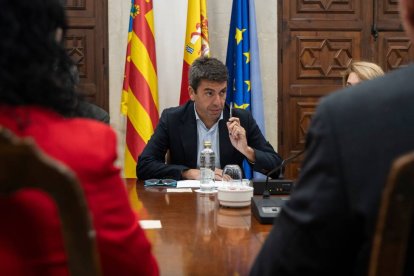 El president de la Generalitat, Carlos Mazón, preside la reunión de constitución de la nueva Mesa de Diálogo Social de la Comunitat Valenciana