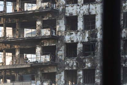 La estructura del edificio tras el incendio de ayer