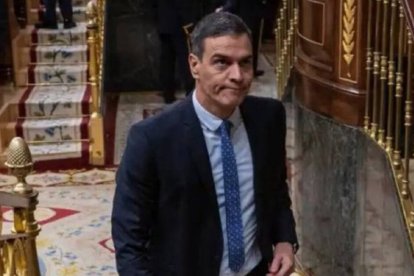 Sánchez sale del hemiciclo con cara desencajada