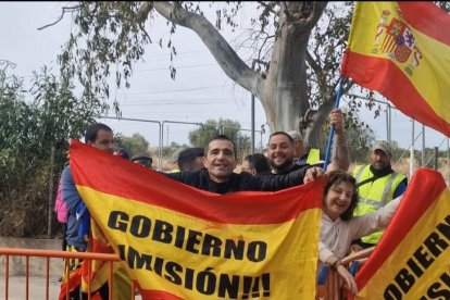 Protesta de agricultores frente al Congreso del PSPV.