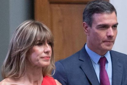 Pedro Sánchez junto a su mujer Begoña Gómez