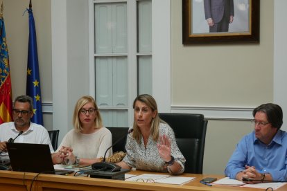 La alcaldesa Lourdes Aznar Miralles durante el pleno