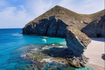 Las playas del Parque Natural del Cabo de Gata-Níjar, en Almería, entre las mejores de España.