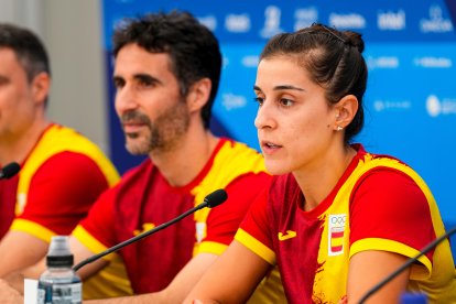 Carolina Marin en una rueda de prensa previa a su debut en París 2024