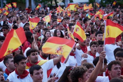 Miles de aficionados disfrutaron en Pamplona de la victoria de la selección española en la final de la Eurocopa.