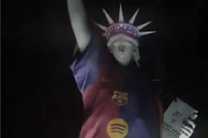 Una imagen de la Estatua de la Libertad vestida del Barça