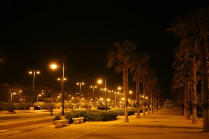 Playa de la Malvarrosa de noche