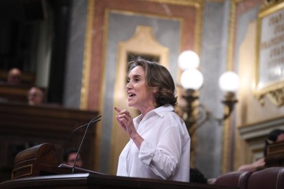 La secretaria general del PP, Cuca Gamarra, durante una sesión en el Congreso de los Diputados.