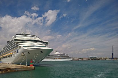 Cruceros en el Puerto de València
VALENCIAPORT
(Foto de ARCHIVO)
01/12/2020