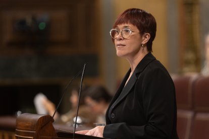 La portavoz de Compromís en el Congreso, Águeda Micó, interviene durante un pleno extraordinario en el Congreso de los Diputados