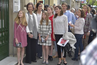 La última foto de la Reina Letizia con Irene Urgandarin y Victoria Federica, en junio de 2018.