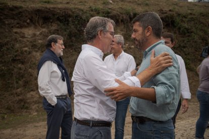 El presidente del PP, Alberto Núñez Feijóo, y el presidente de la Generalitat Valenciana, Carlos Mazón.