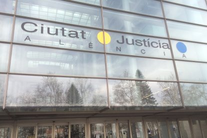 Fachada de la Ciudad de la Justicia