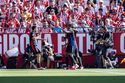 Los jugadores del Barcelona celebran un gol ante el Girona.