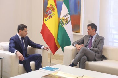 Imagen de la última reunión del presidente del Gobierno, Pedro Sánchez, y el presidente de la Junta de Andalucía, Juanma Moreno, en Moncloa.