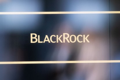 The logo of the American multinational investment company BlackRock can be seen in the lobby of the company's office in Munich. Photo: Lino Mirgeler/dpa

06/11/2018 ONLY FOR USE IN SPAIN