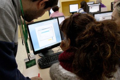 (Foto de ARCHIVO)
Mairena del Aljarafe (Sevilla) lanza el taller 'Empresa Simulada' que ofrece formación a desempleados. REMITIDA / HANDOUT por AYUNTAMIENTO MAIRENA DEL ALJARAFE
Fotografía remitida a medios de comunicación exclusivamente para ilustrar la noticia a la que hace referencia la imagen, y citando la procedencia de la imagen en la firma
12/9/2024