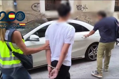 VÍDEO: Redada policial a los estafadores de ancianos en Alicante