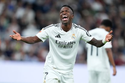 Vinicius Junior gesticula en el partido ante el Alavés