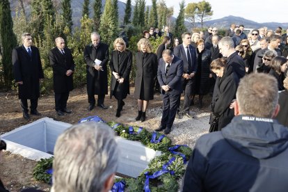 Felipe VI, Letizia, Elena y Cristina en el funeral de Constantino de Grecia.