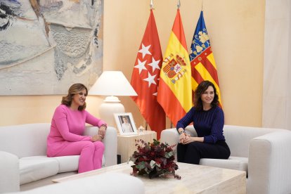 La alcaldesa de Valencia, María José Catalá, y la presidenta de la Comunidad de Madrid, Isabel Díaz Ayuso.