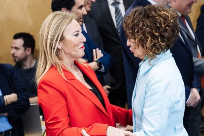 La consejera de Economía de la Junta, Carolina España, y la vicepresidenta María Jesús Montero, en una reunión del Consejo de Política Fiscal y Financiera (CPFF).