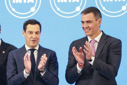 Juanma Moreno y Pedro Sánchez, la semana pasada en un acto en Huelva.