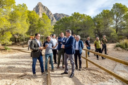 Finestrat. Visita del CONSELLER DE MEDIO AMBIENTE, AGUA, INFRAESTRUCTURA Y TERRITORIO, VICENTE MARTÍNEZ MUS al Puig Campana