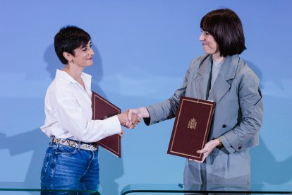 La ministra de Vivienda, Isabel Rodríguez, y la ministra de Ciencia, Innovación y Universidades, Diana Morant