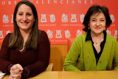 Las diputadas de Vox, Ana Vega y María Ángeles Criado.