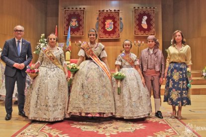 Falleras Mayores de Benaguasil junto al alcalde, Ximo Segarra