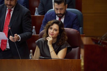 La presidenta de la Comunidad de Madrid, Isabel Díaz-Ayuso, durante un pleno en la Asamblea de Madrid.