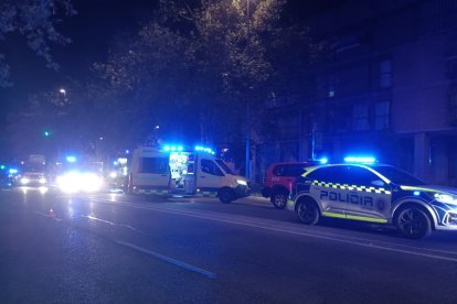 Operativos desplegados por un incendio con un fallecido en el barrio de Las Moreras de Córdoba

REMITIDA / HANDOUT por 061 CÓRDOBA
Fotografía remitida a medios de comunicación exclusivamente para ilustrar la noticia a la que hace referencia la imagen, y citando la procedencia de la imagen en la firma
23/10/2024