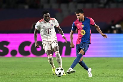 Alphonso Davies, en el Barcelona - Bayern de Múnich.