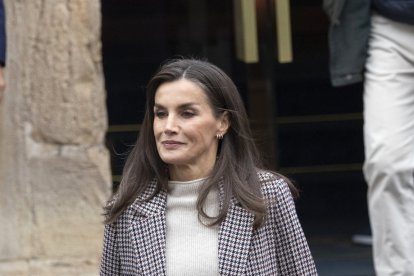 La reina Letizia antes de viajar a Sostres, Asturias.