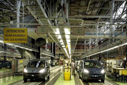 Archivo - El sector del automóvil español perdió 70.500 empleados en el tercer trimestre de 2024, respecto al mismo periodo del año anterior. 