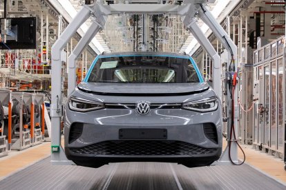 Volkswagen eléctrico en su fábrica