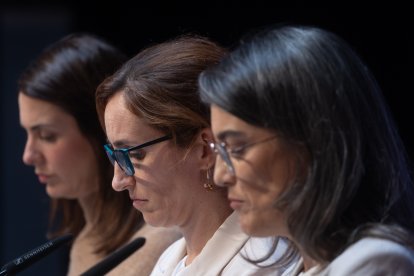 Las coportavoces de Más Madrid Rita Maestre, Mónica García y Manuela Bergerot, en la rueda de prensa de este lunes.