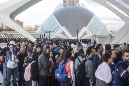 Cientos de voluntarios en la Ciudad de las Artes y las Ciencias