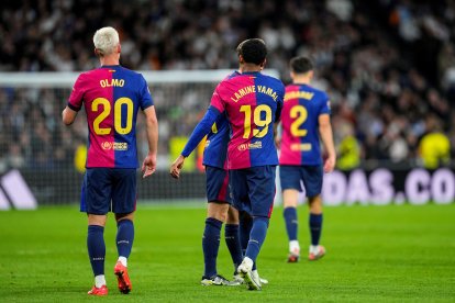 Los jugadores del Barcelona celebran un gol en el Clásico.